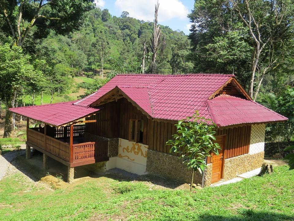 Batu Kapal Jungle Houses Hotel Berastagi Bagian luar foto